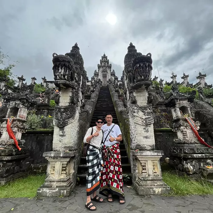 how to choose a tour guide in Bali